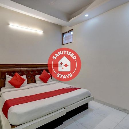 Oyo 78981 The Diamond Nest Нойда Экстерьер фото